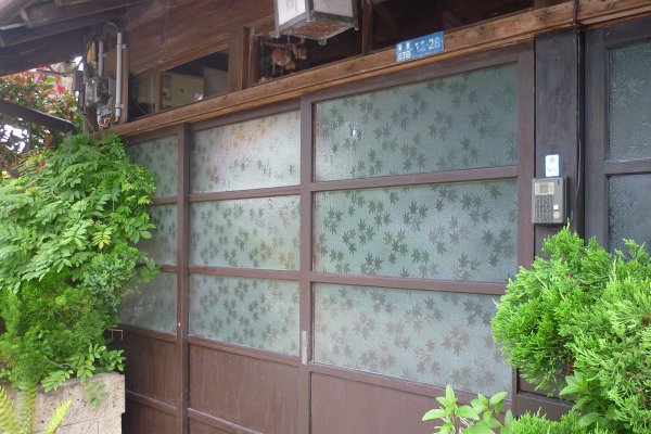 蒲原宿：手づくりガラスと総欅の家